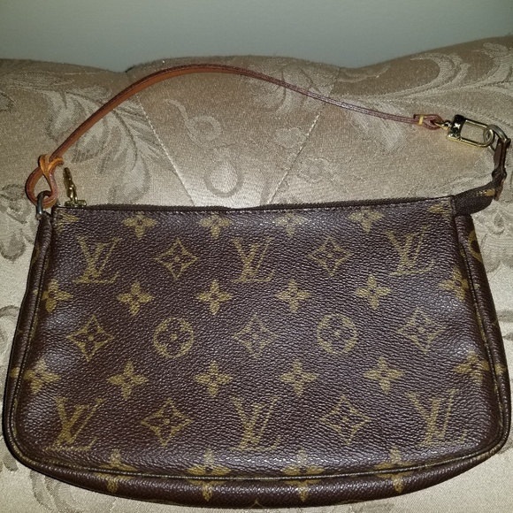 Louis Vuitton Handbags - Louis Vuitton Monogram Pochette